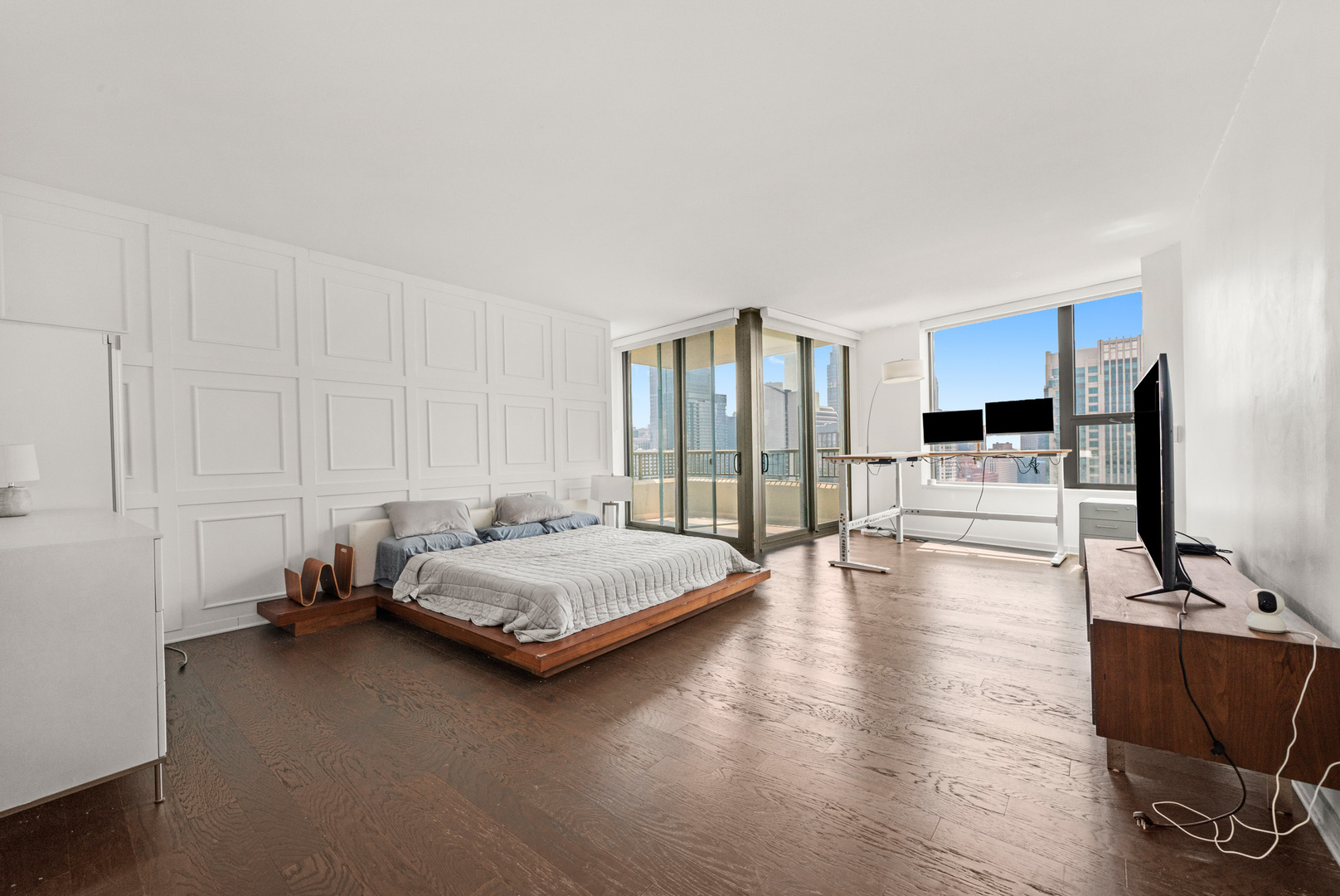 501 N Clinton Street Unit: 3203