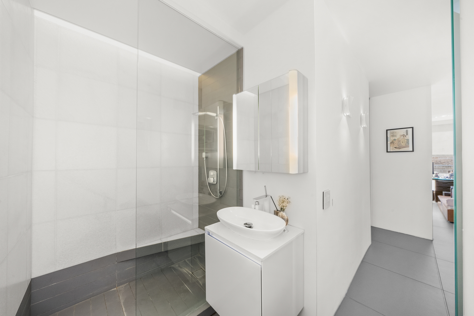 860 N LAKE SHORE Drive Unit: 8L