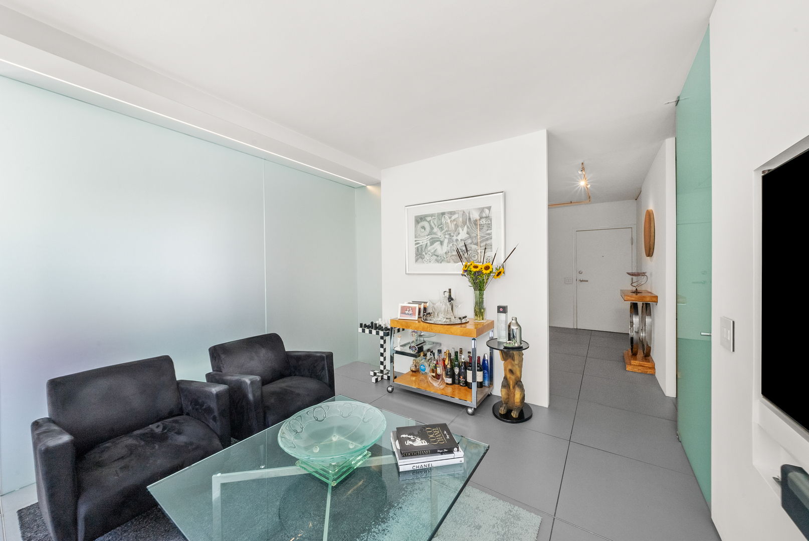 860 N LAKE SHORE Drive Unit: 8L