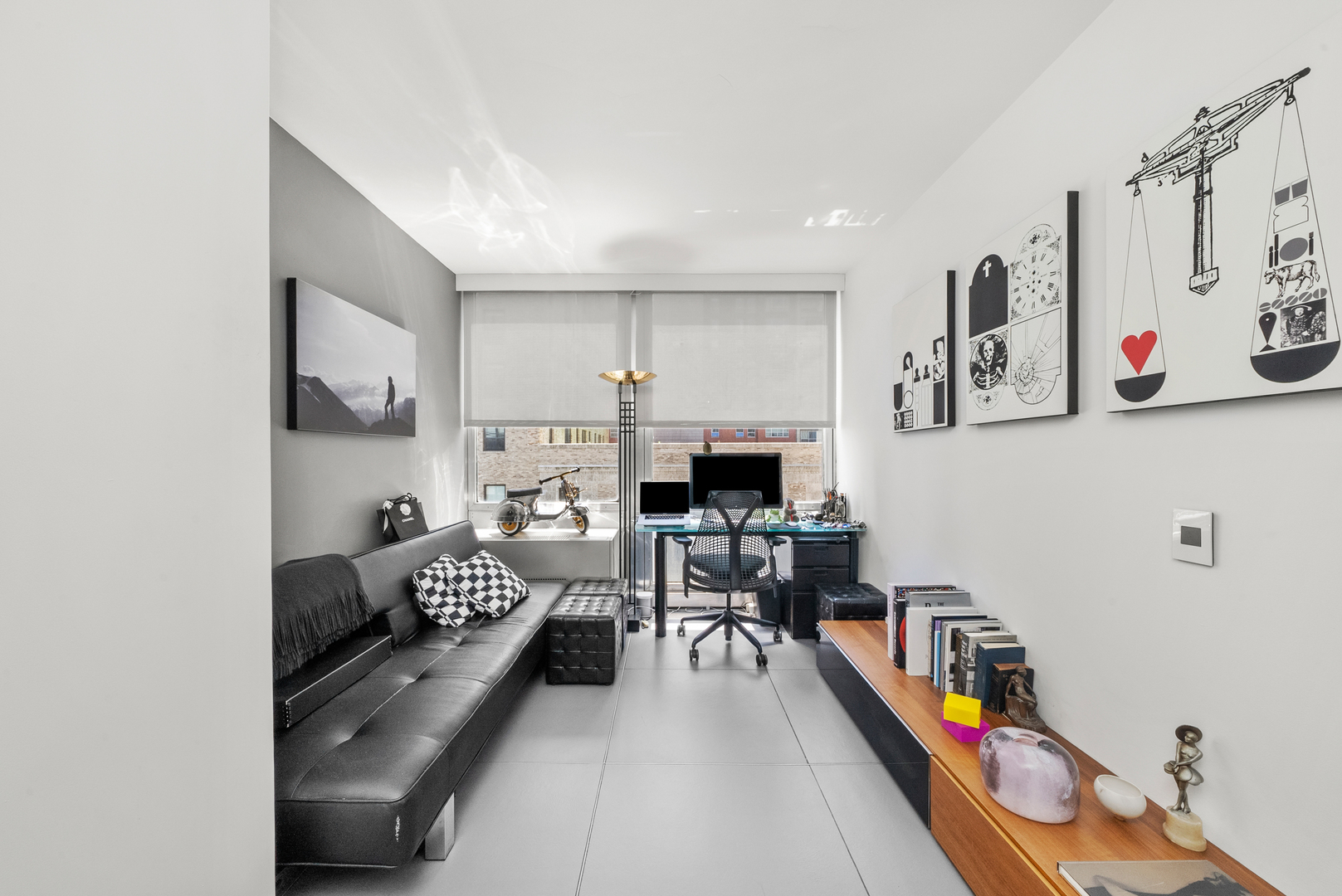 860 N LAKE SHORE Drive Unit: 8L