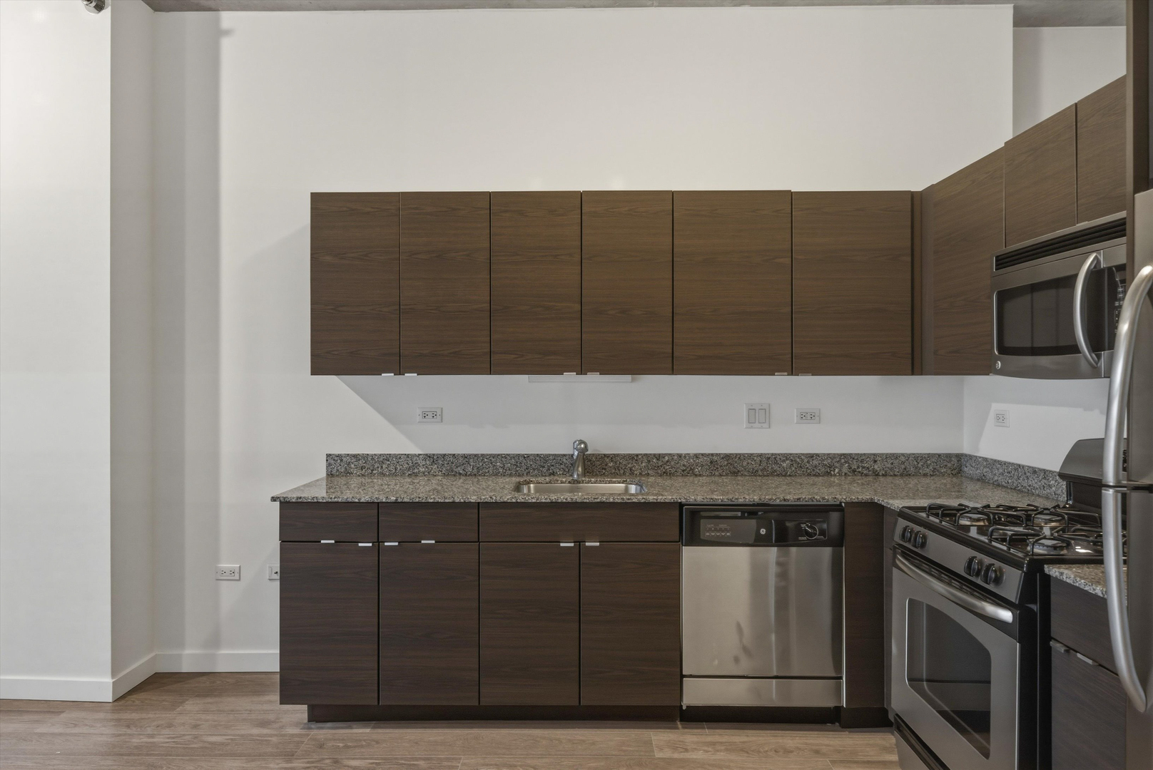 235 W VAN BUREN Street Unit: 3021