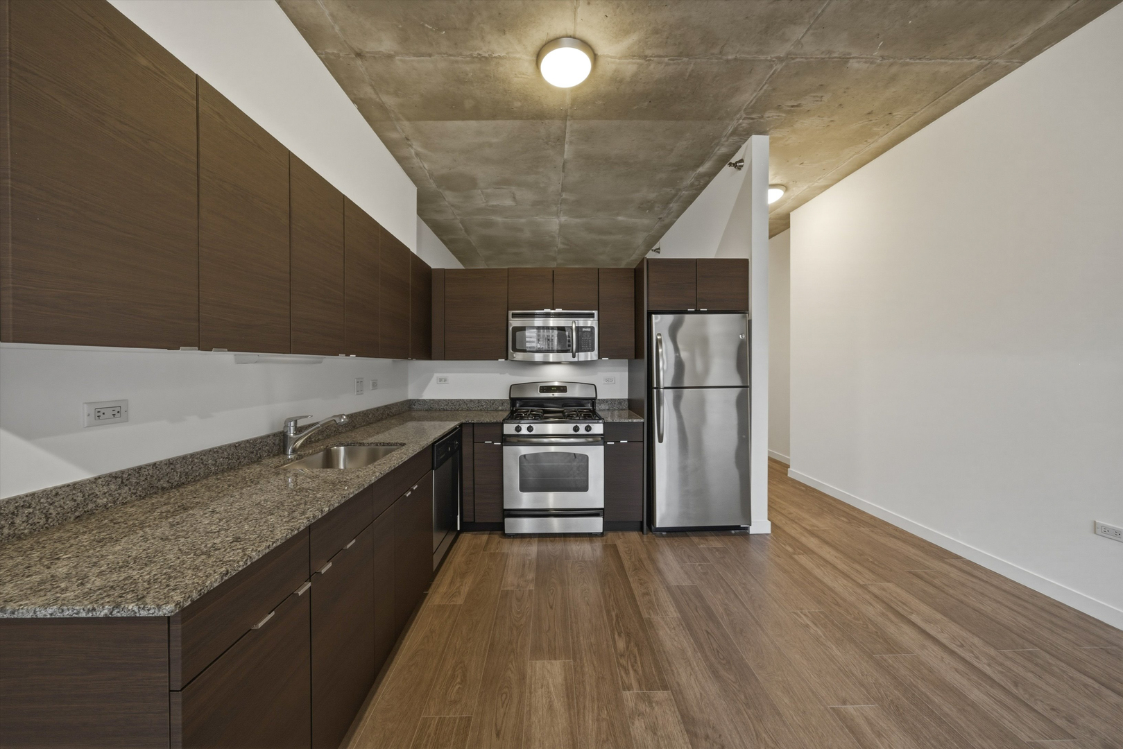 235 W VAN BUREN Street Unit: 3021