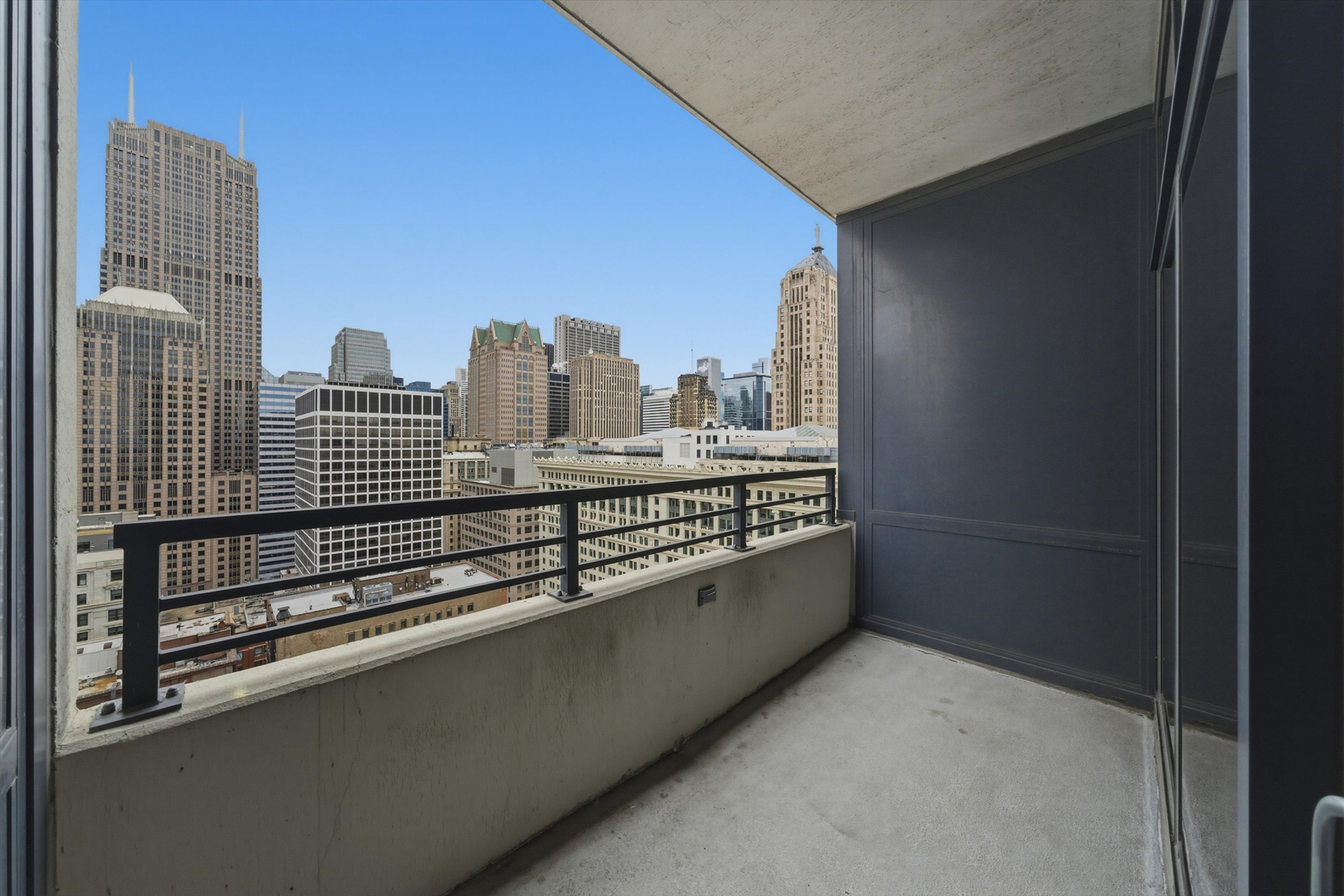 235 W VAN BUREN Street Unit: 3021