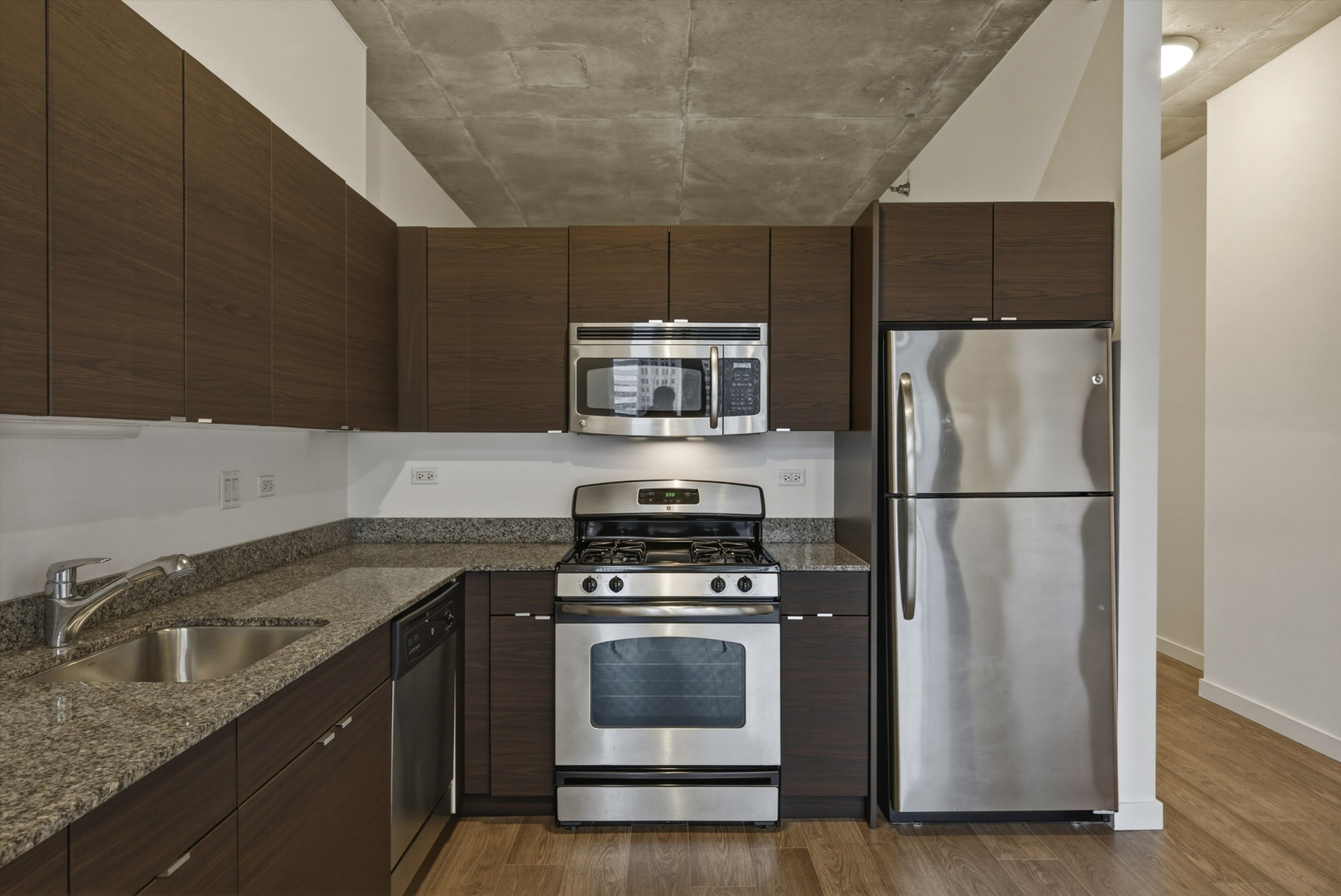 235 W VAN BUREN Street Unit: 3021