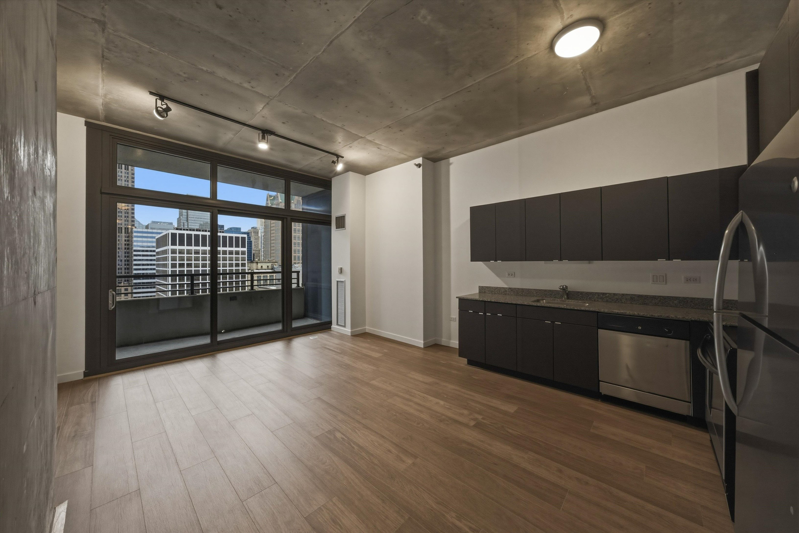235 W VAN BUREN Street Unit: 3021