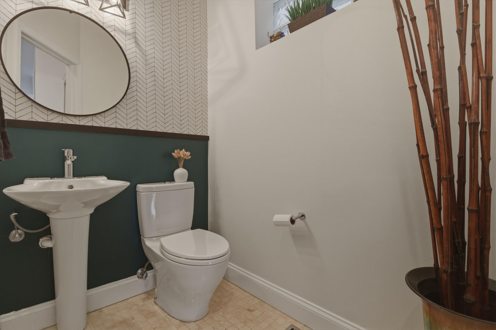 901 N Honore Street Unit: 2