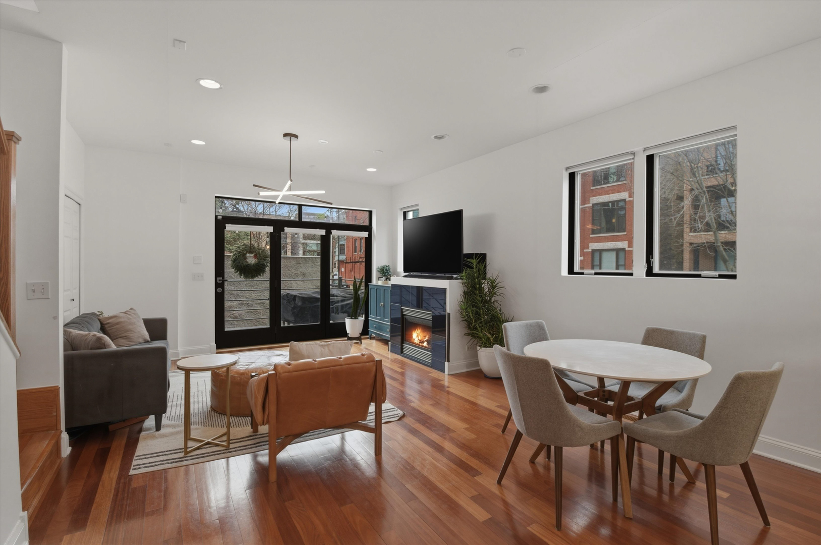 901 N Honore Street Unit: 2