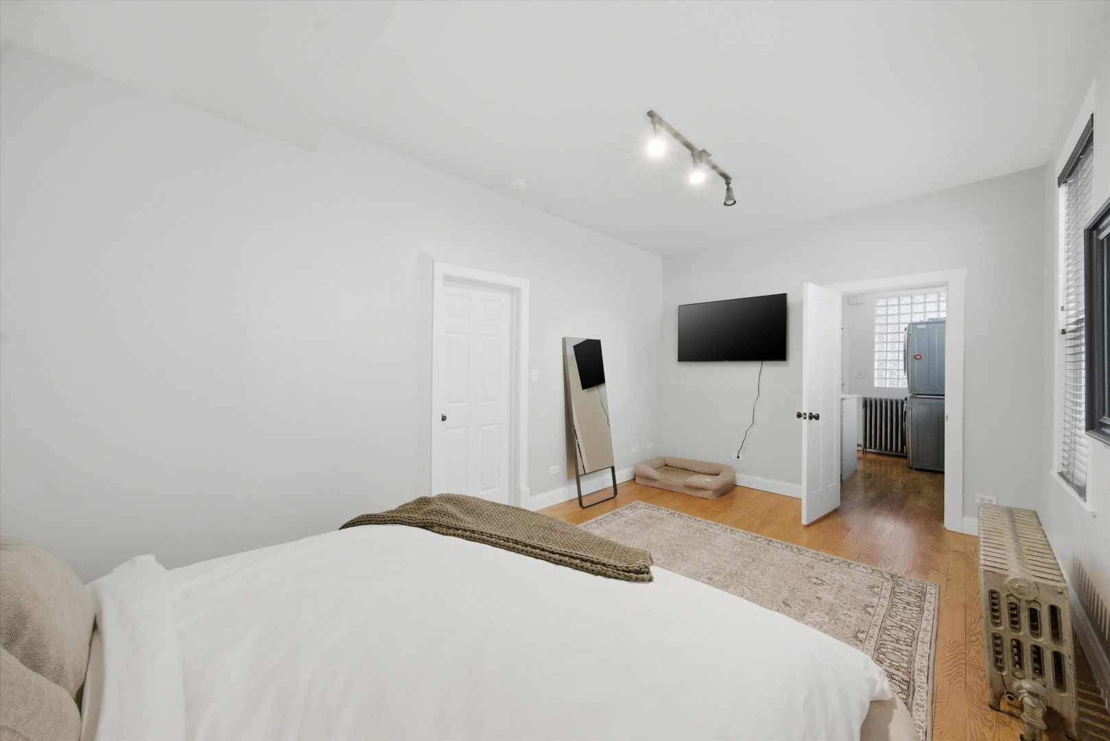 2509 W Haddon Avenue