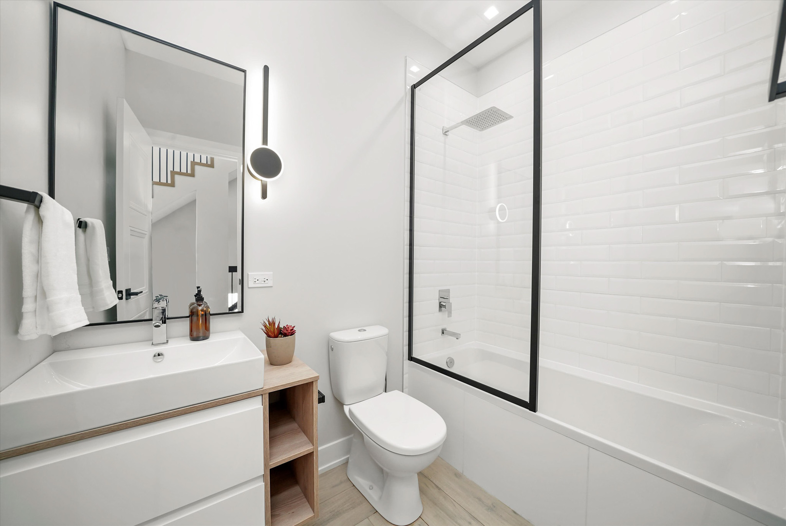 4232 W Belmont Avenue Unit: 3