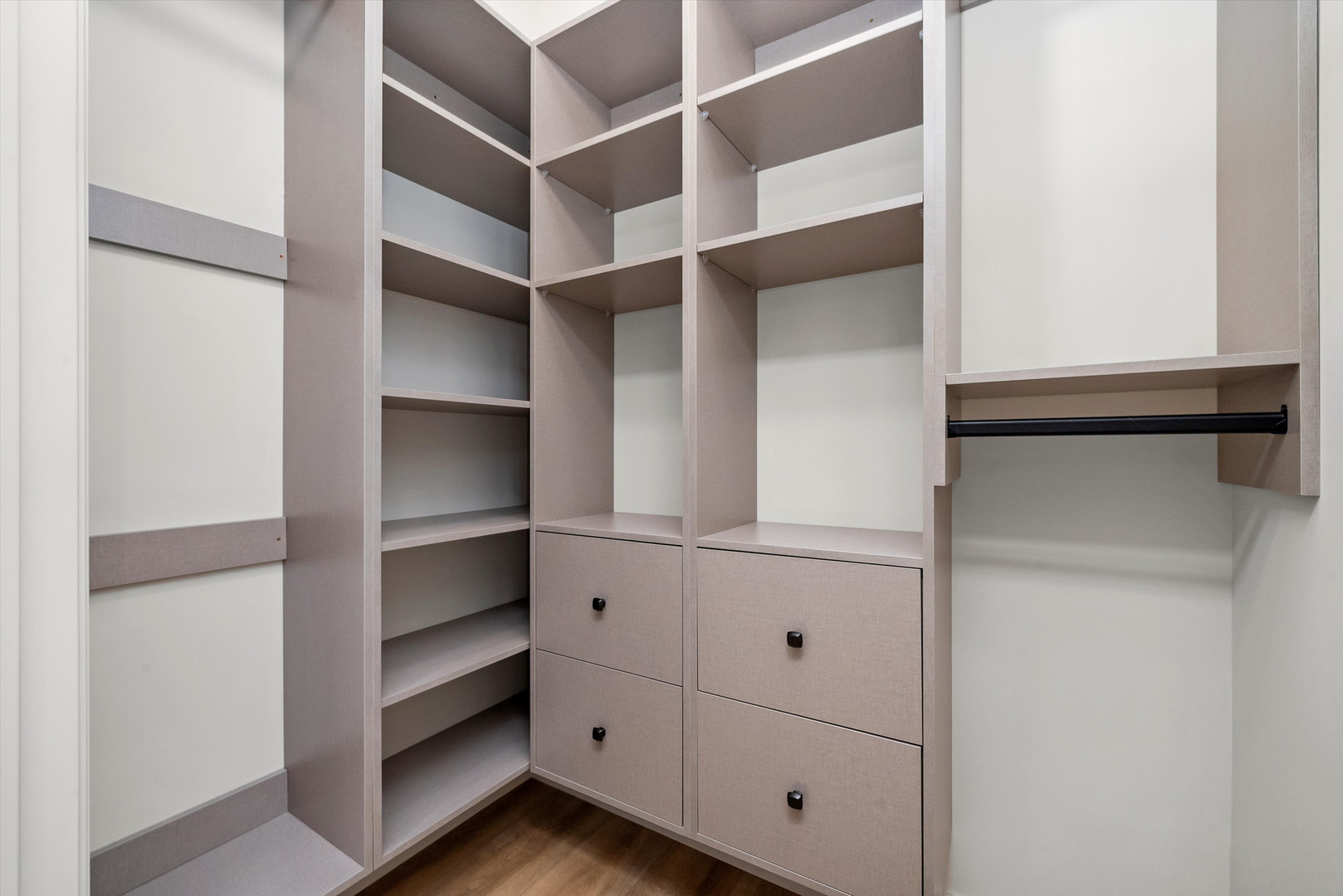 4210 W BELMONT Avenue Unit: 1