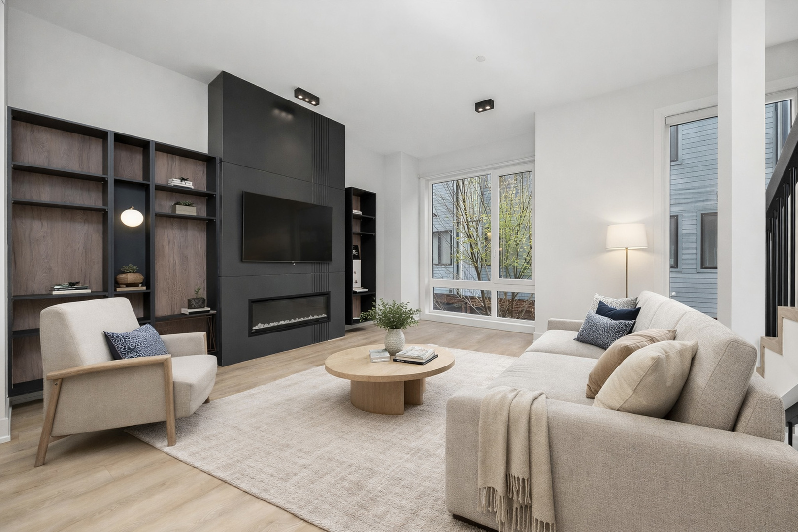 4210 W BELMONT Avenue Unit: 1