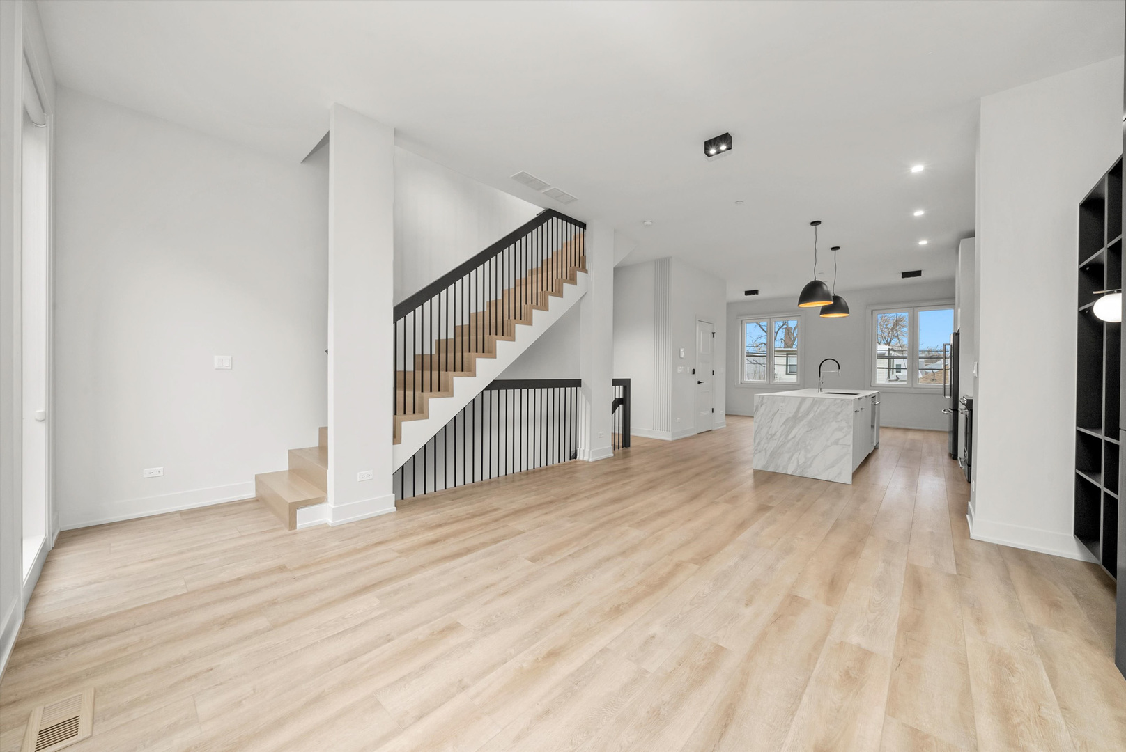 4210 W BELMONT Avenue Unit: 1