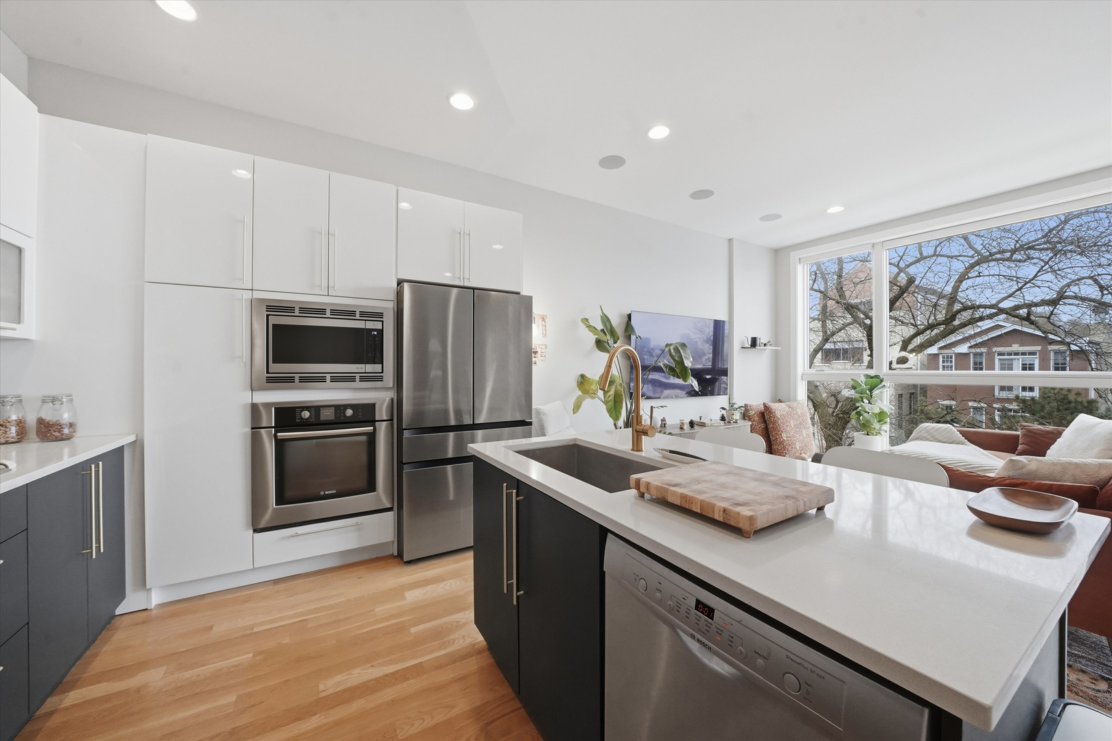 816 N WOOD Street Unit: 3N