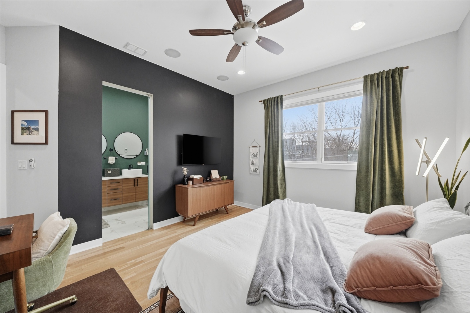 816 N WOOD Street Unit: 3N