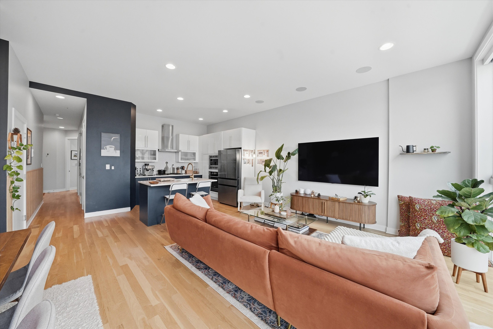 816 N WOOD Street Unit: 3N