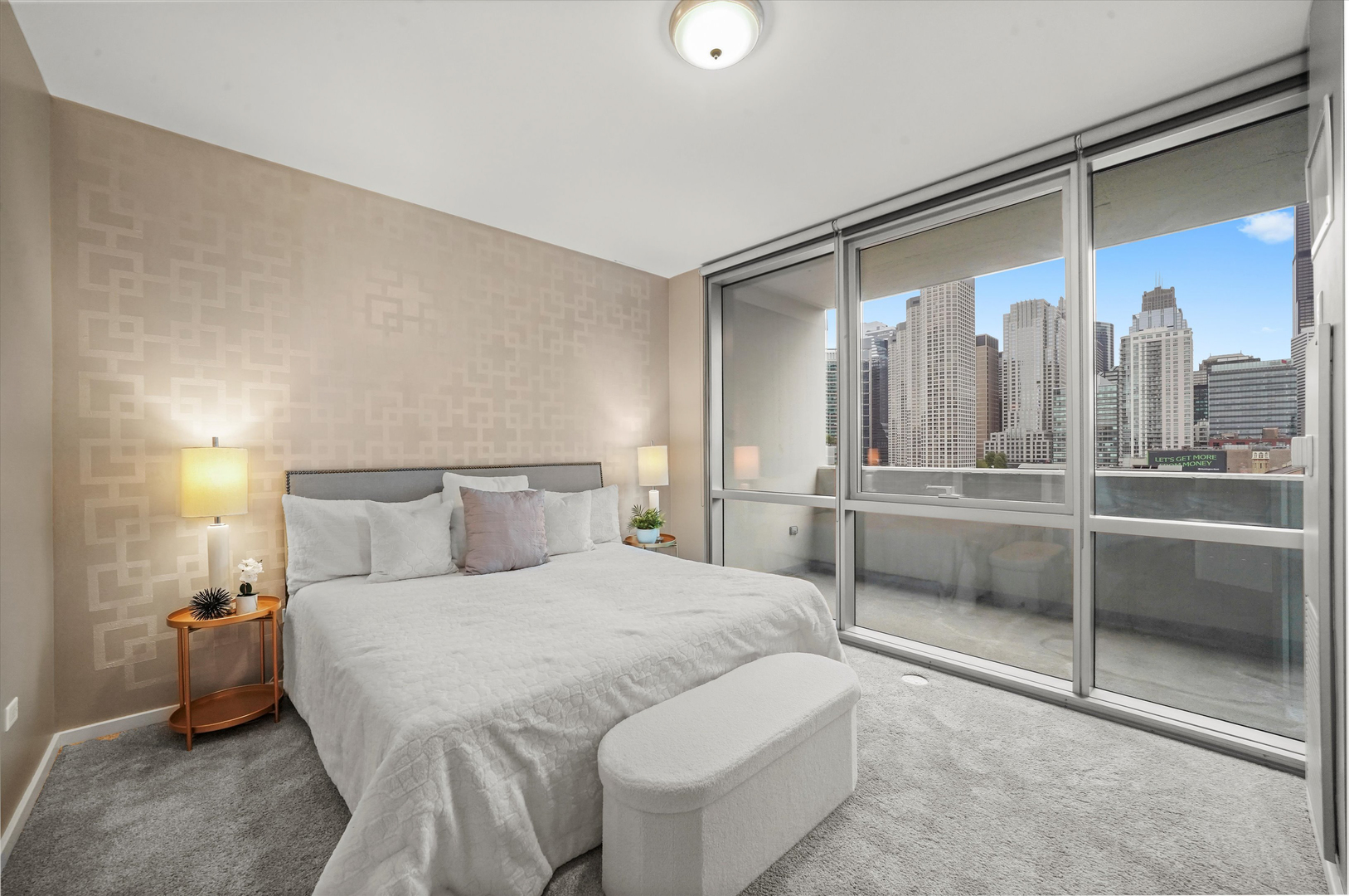 125 S Green Street Unit: 806A