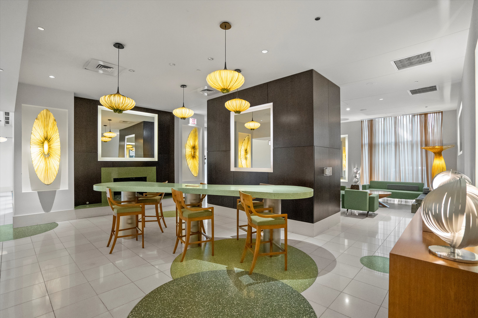 125 S Green Street Unit: 806A