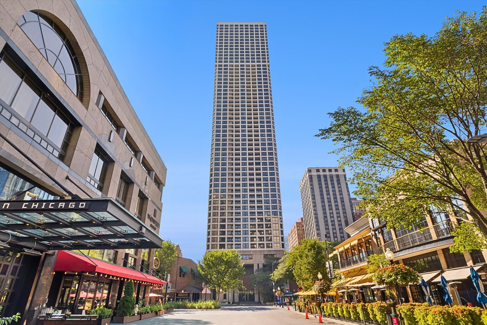 1030 N State Street Unit: 21A