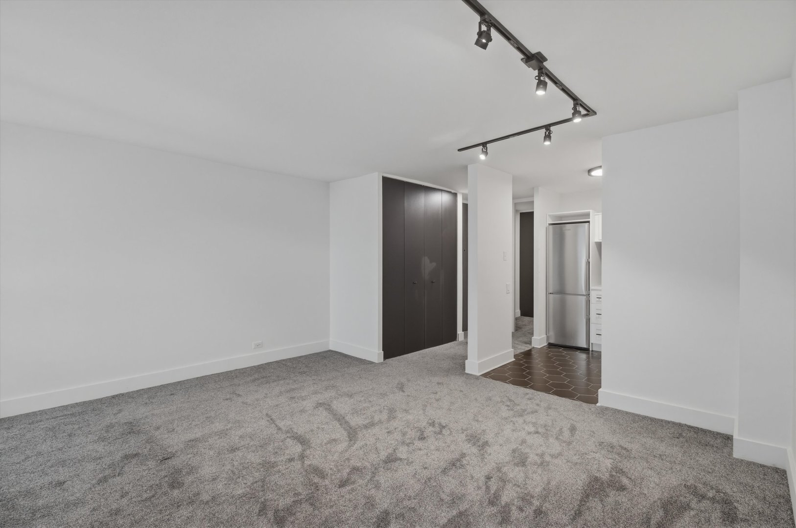 1030 N State Street Unit: 21A