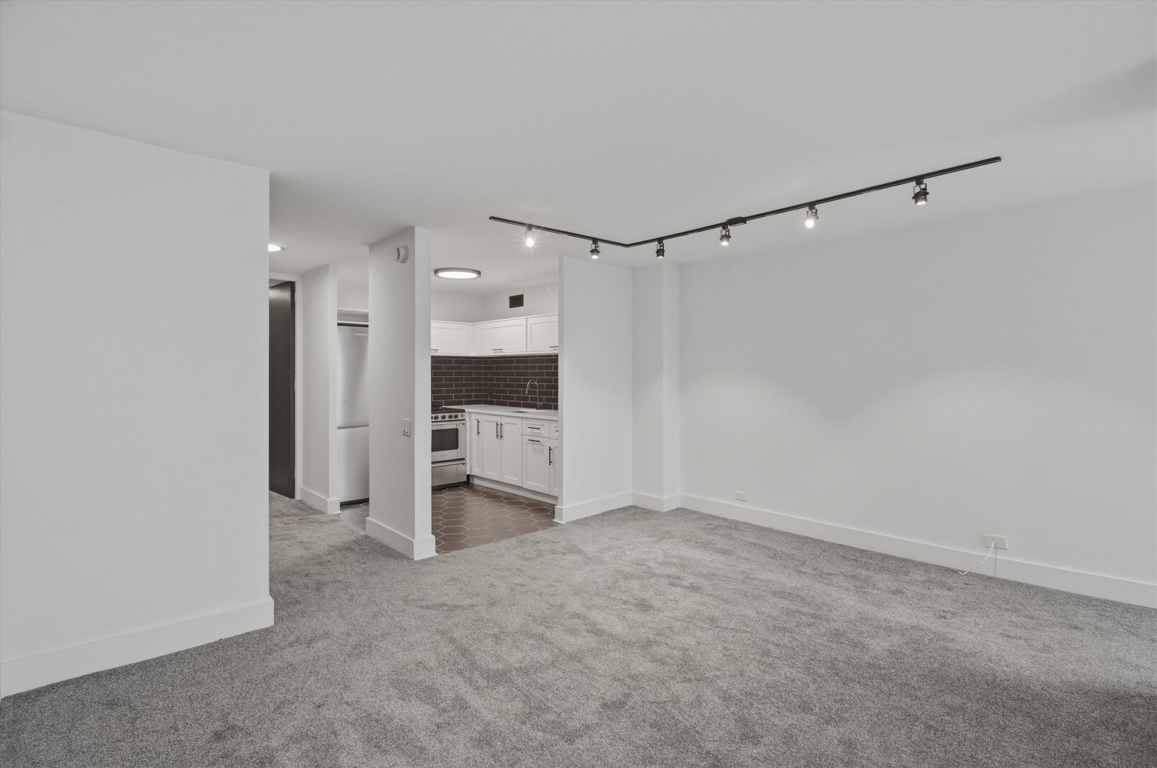 1030 N State Street Unit: 21A