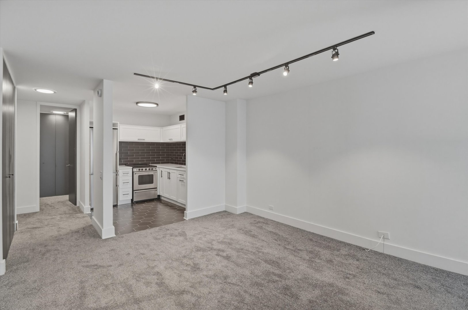 1030 N State Street Unit: 21A