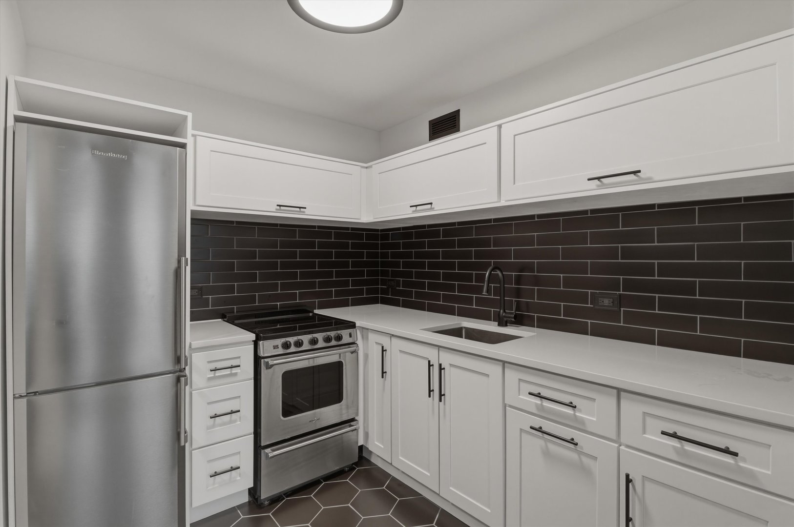 1030 N State Street Unit: 21A