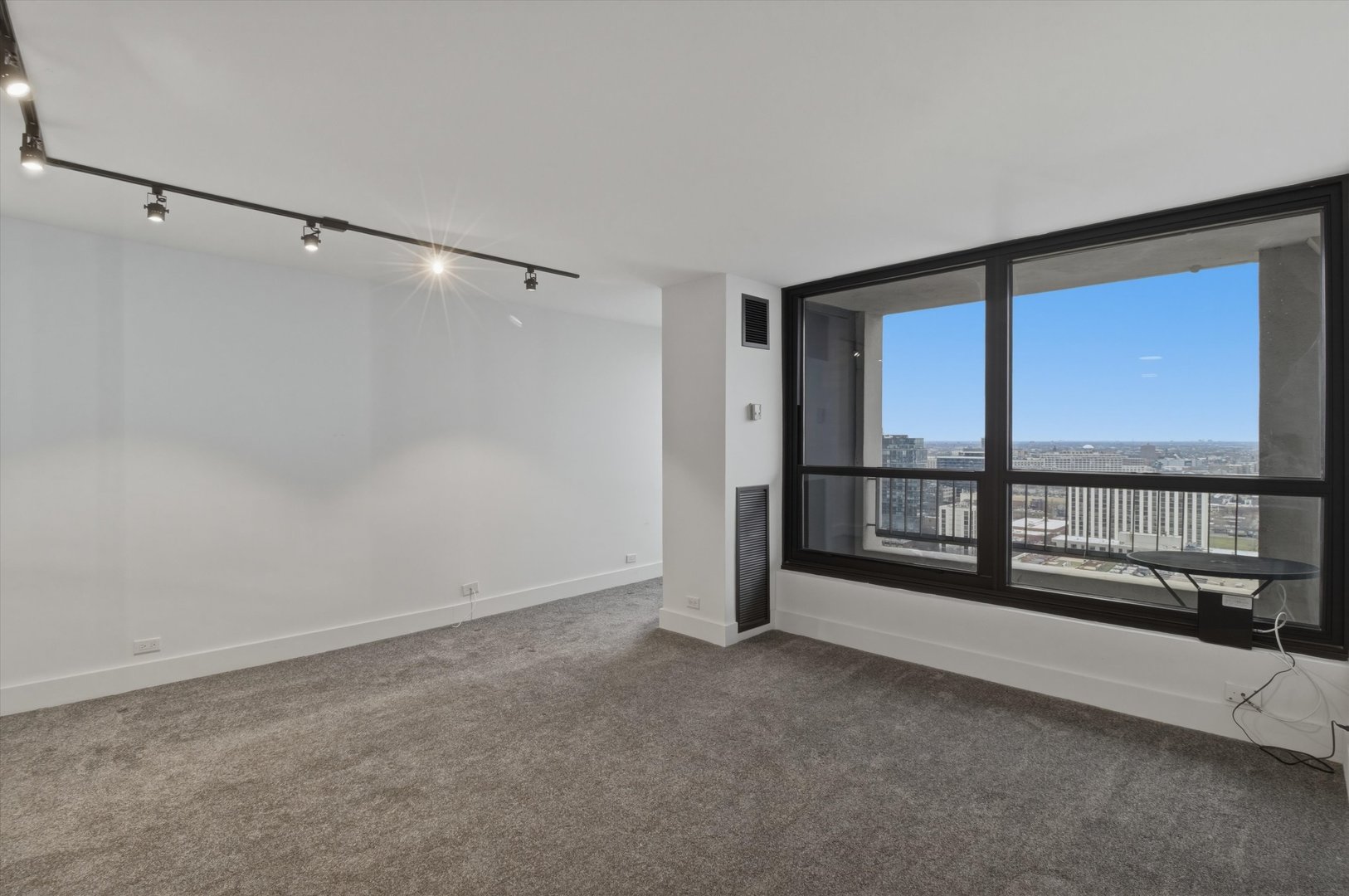 1030 N State Street Unit: 21A