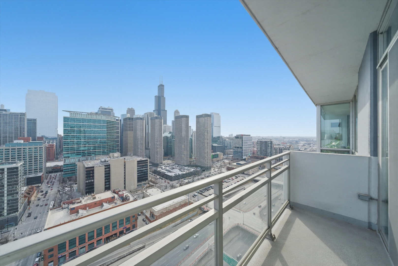 737 W WASHINGTON Boulevard Unit: 2702