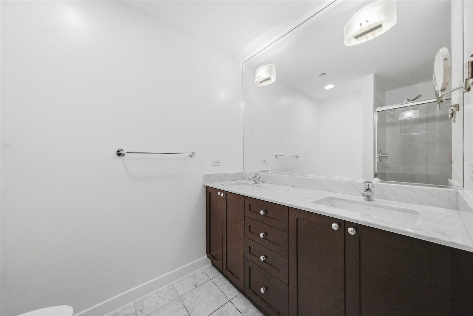 737 W WASHINGTON Boulevard Unit: 2702
