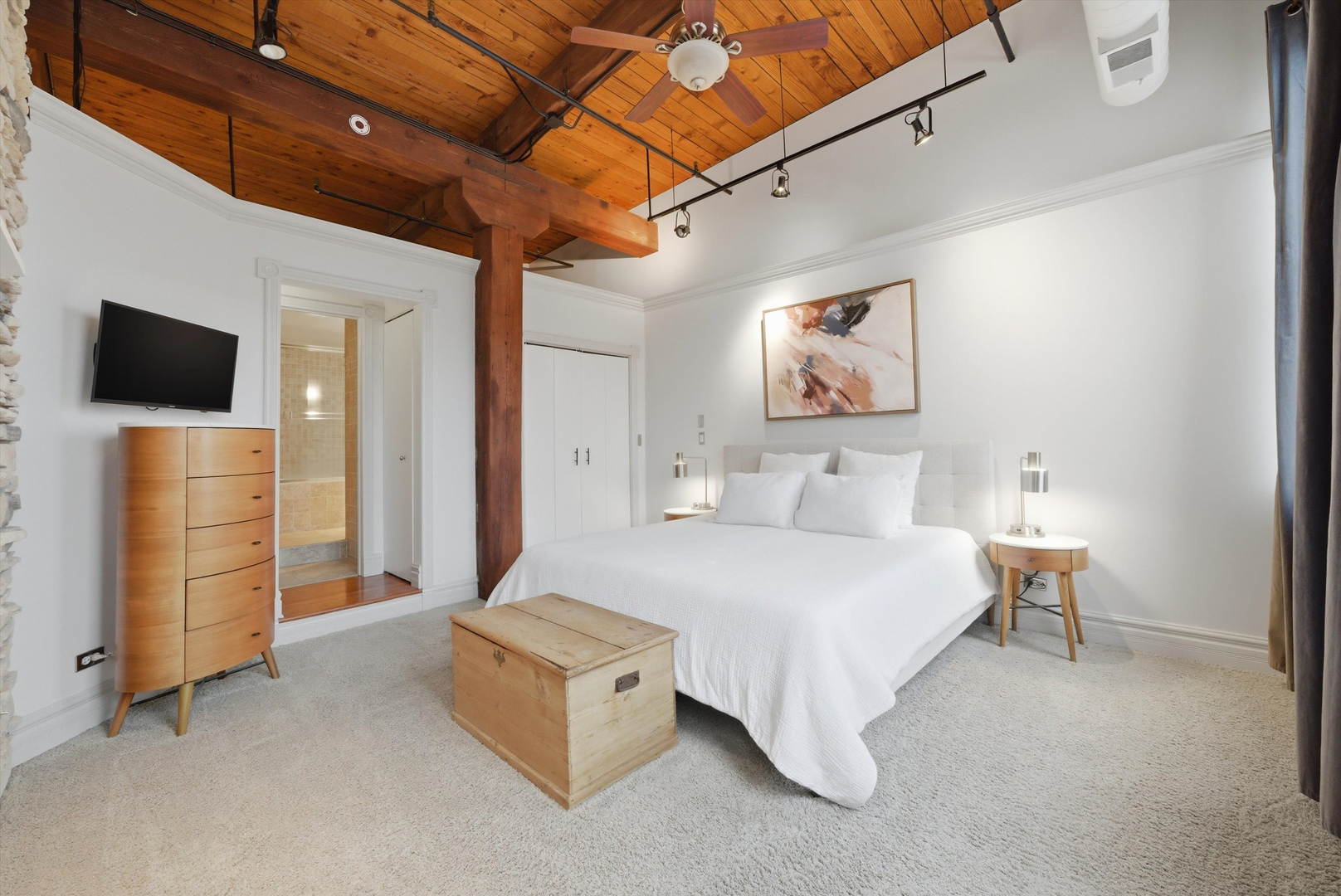 913 W Van Buren Street Unit: 7B