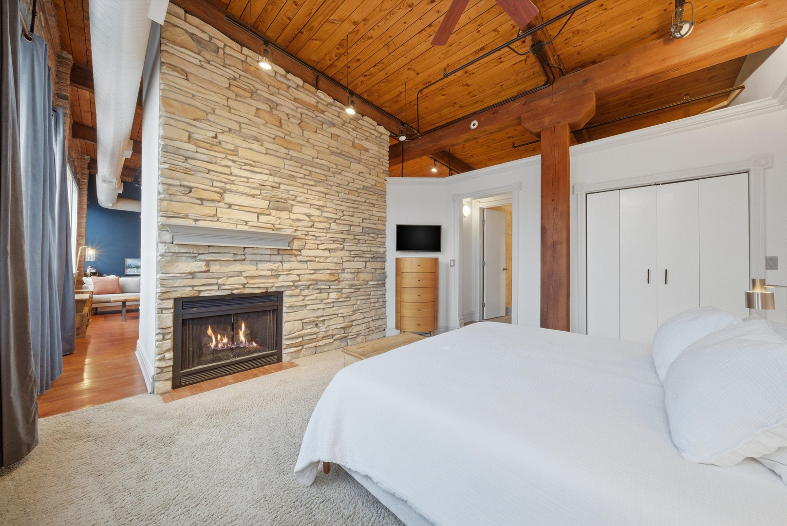 913 W Van Buren Street Unit: 7B