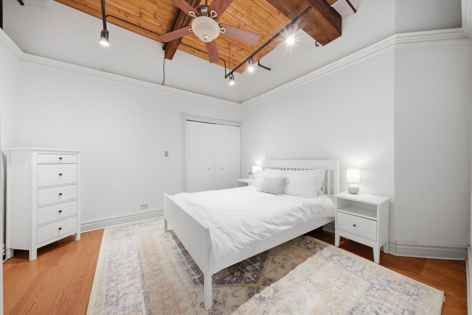 913 W Van Buren Street Unit: 7B