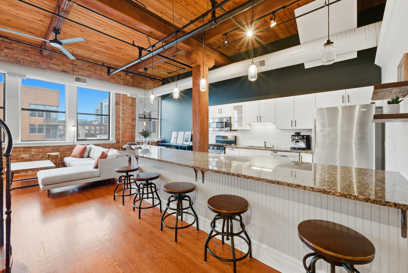 913 W Van Buren Street Unit: 7B