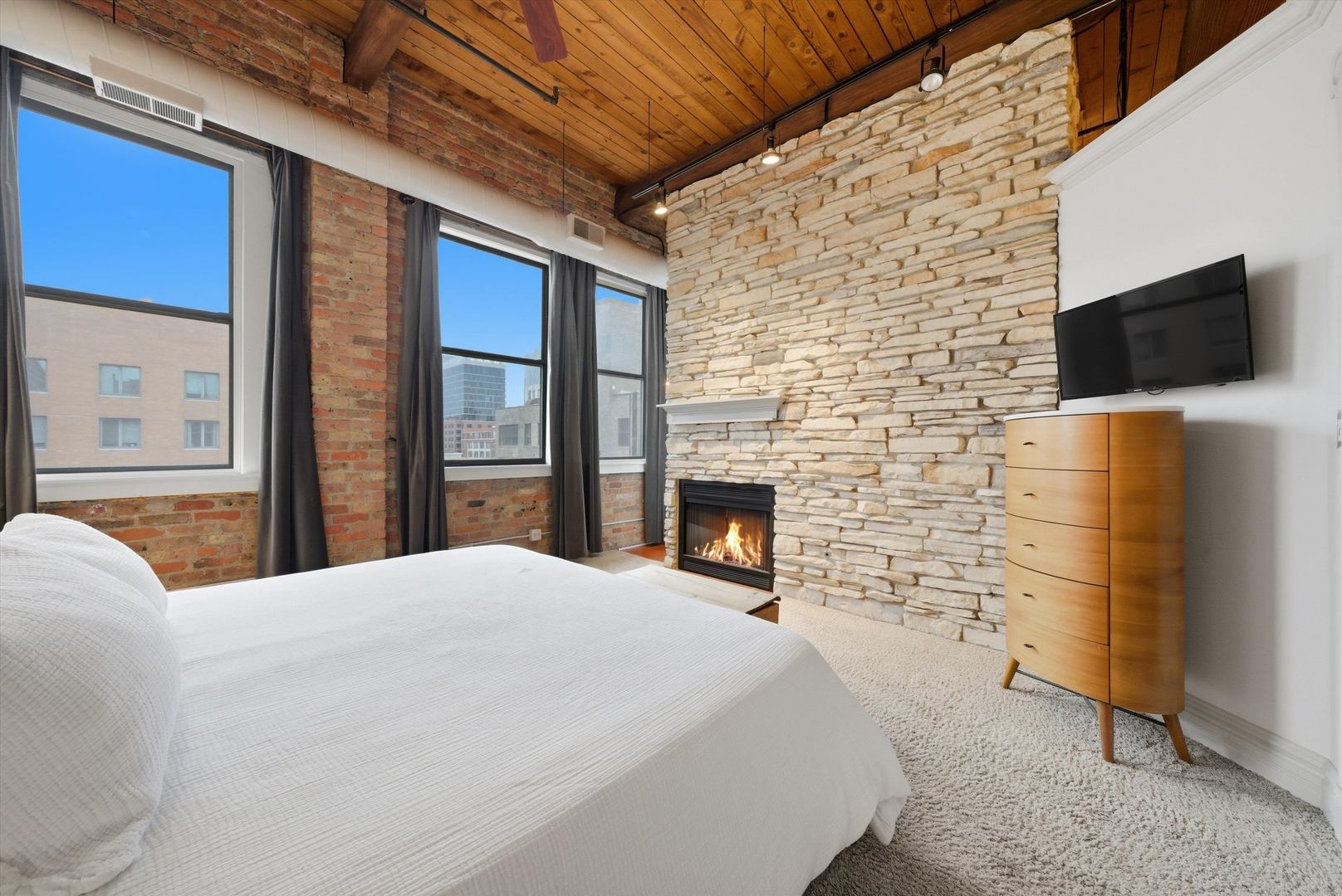 913 W Van Buren Street Unit: 7B