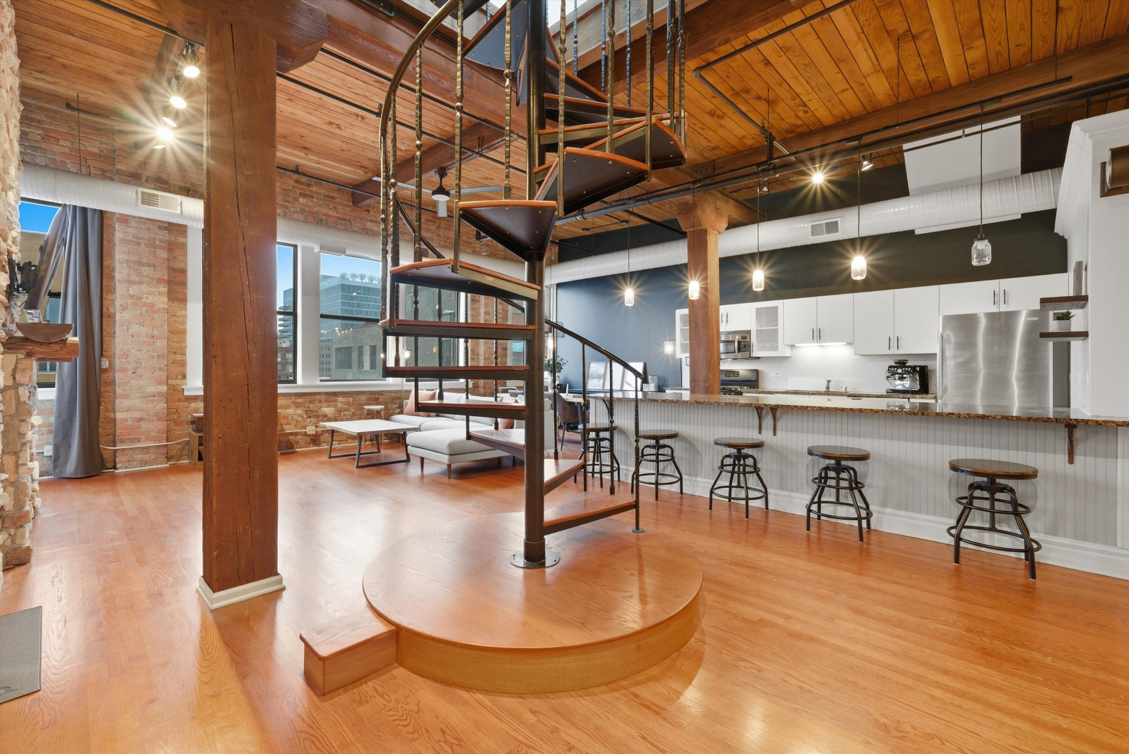 913 W Van Buren Street Unit: 7B