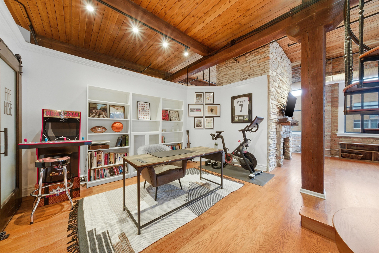 913 W Van Buren Street Unit: 7B