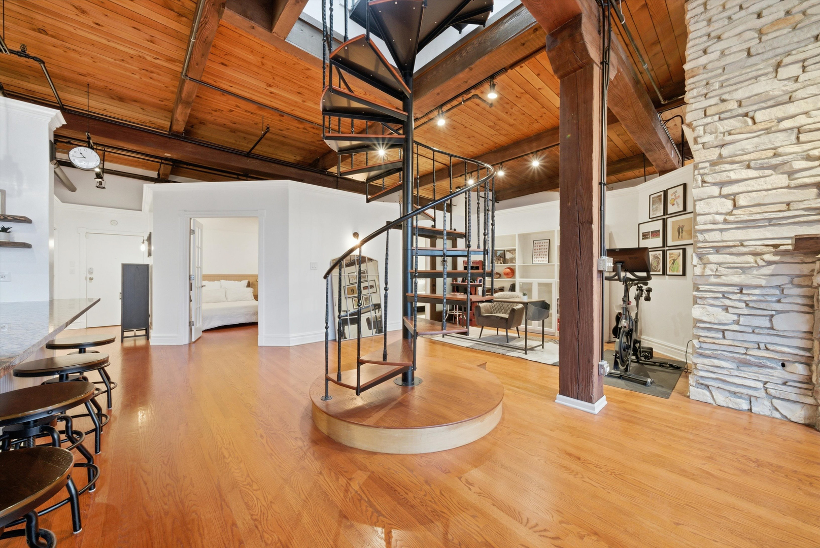 913 W Van Buren Street Unit: 7B