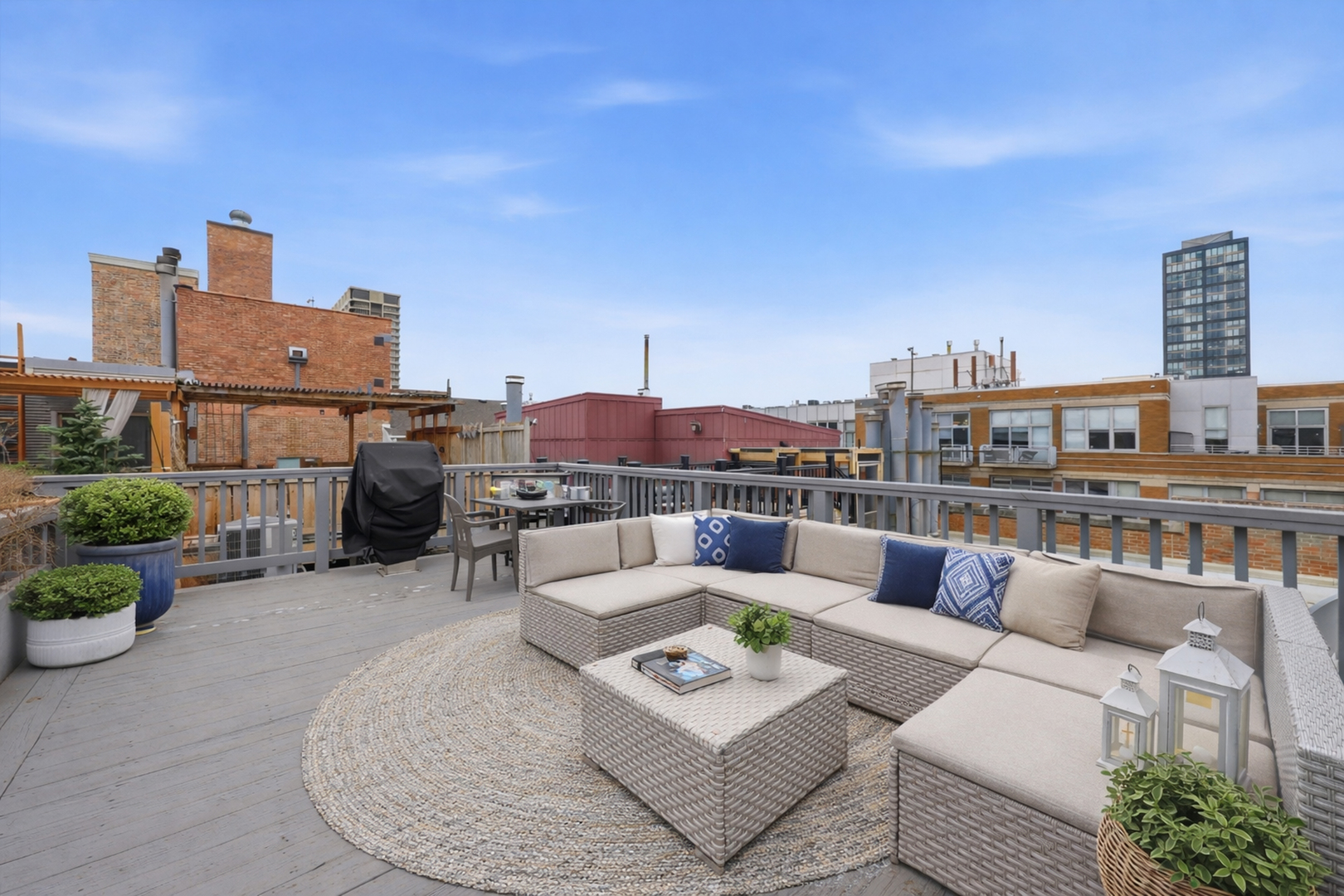 913 W Van Buren Street Unit: 7B