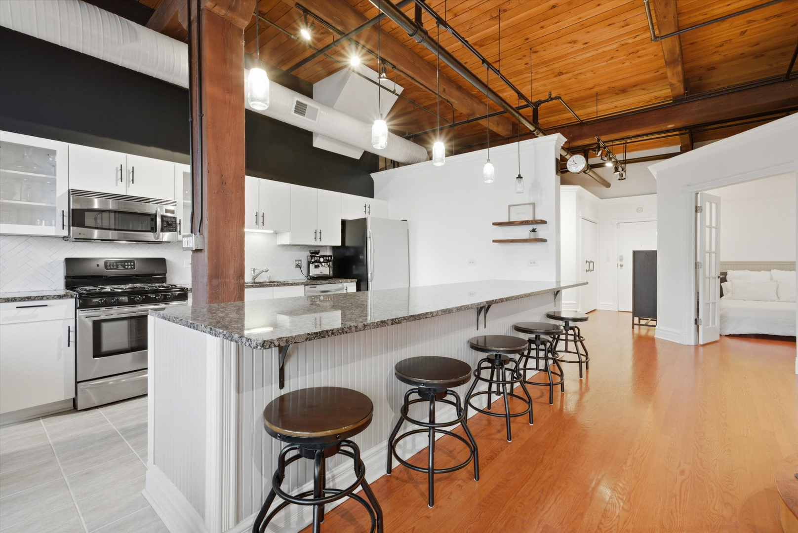 913 W Van Buren Street Unit: 7B