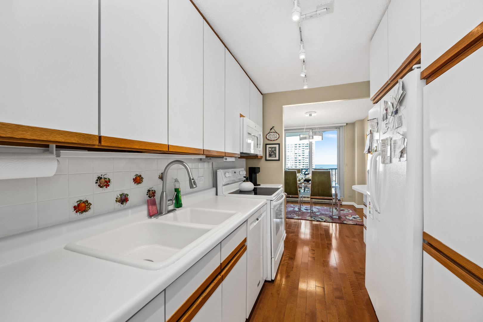 4170 N Marine Drive Unit: 21F