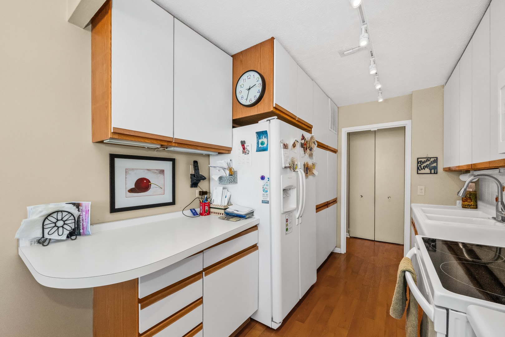 4170 N Marine Drive Unit: 21F