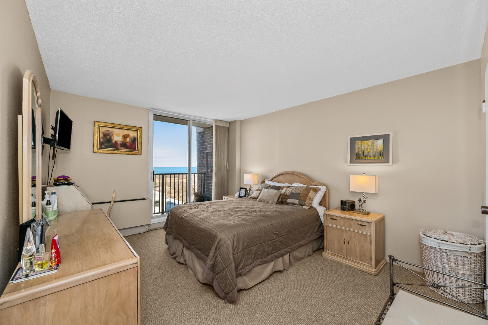 4170 N Marine Drive Unit: 21F
