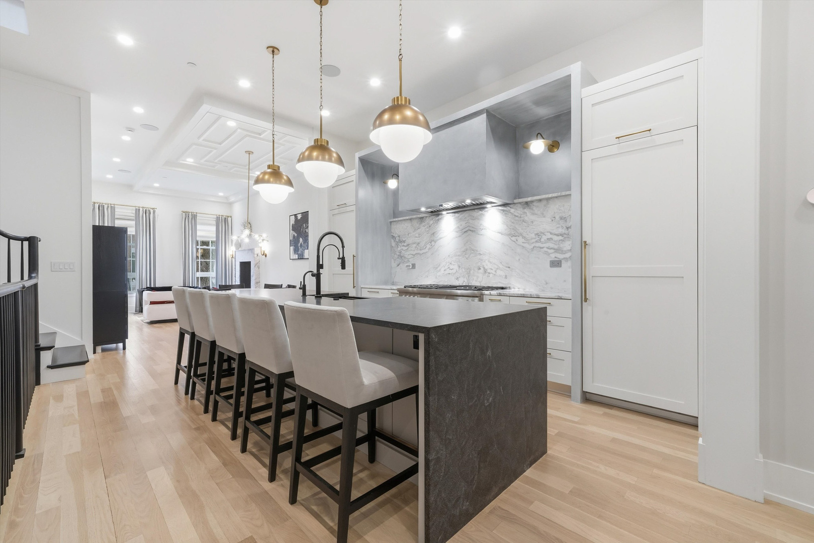 2674 N Burling Street