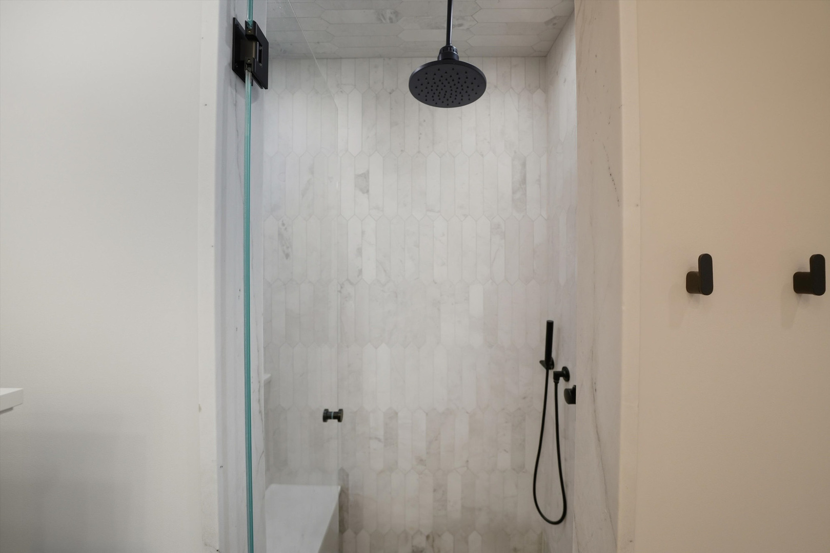 2674 N Burling Street