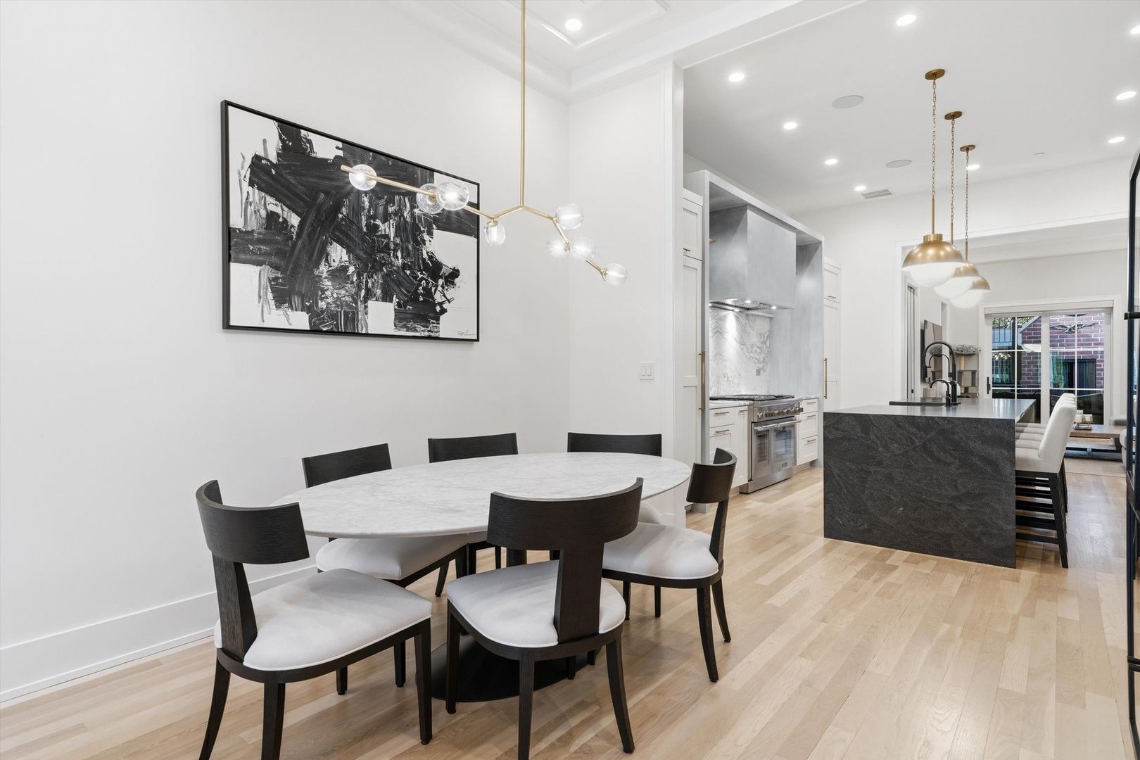 2674 N Burling Street