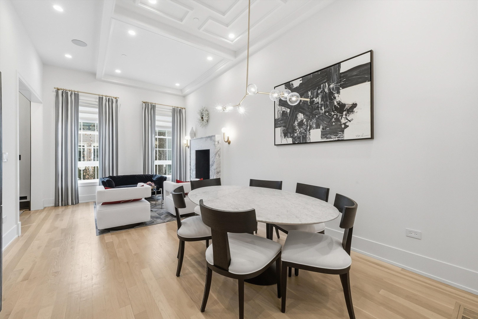 2674 N Burling Street