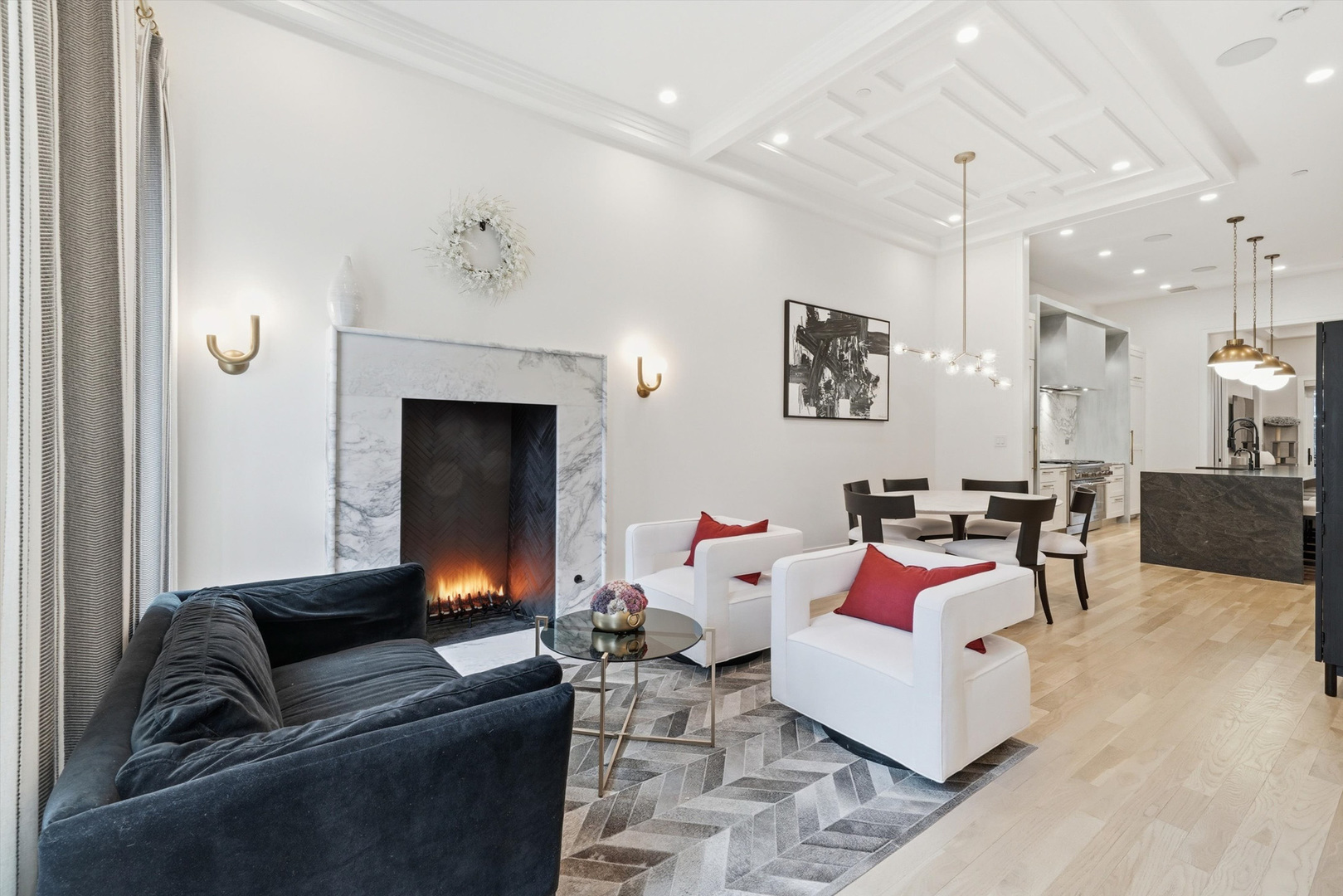 2674 N Burling Street