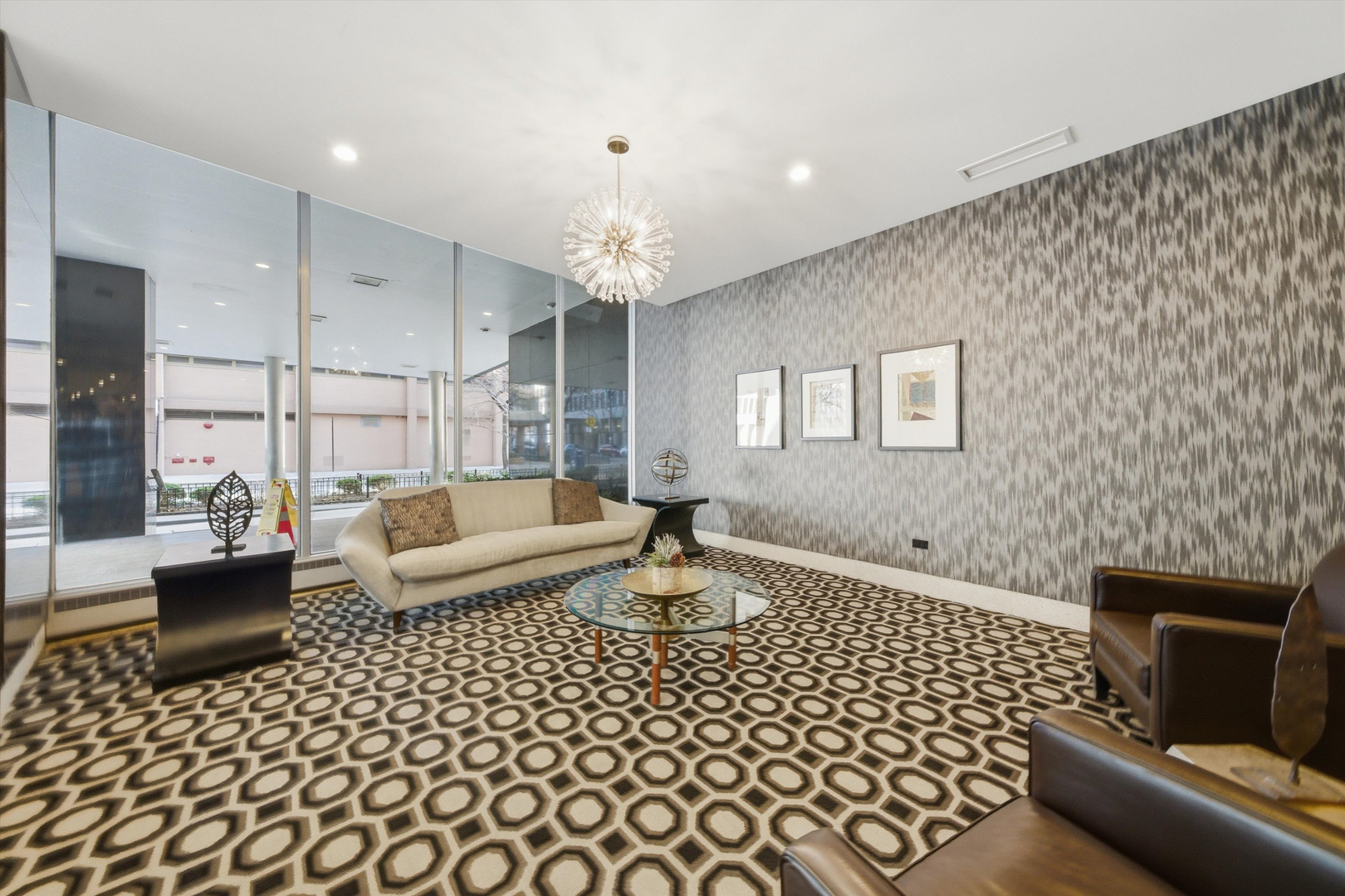 850 N Dewitt Place Unit: 9J