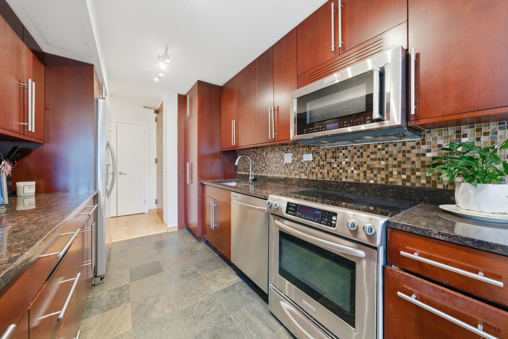 1310 N RITCHIE Court Unit: 10B