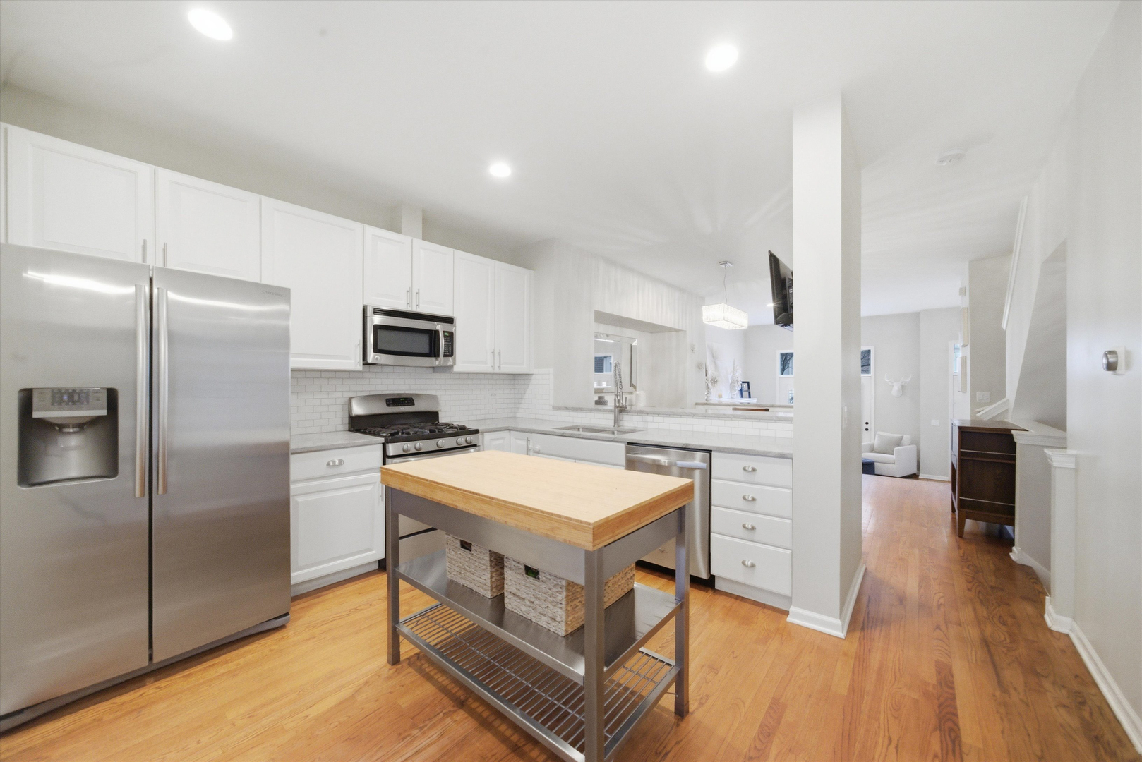1215 W Lexington Street Unit: J
